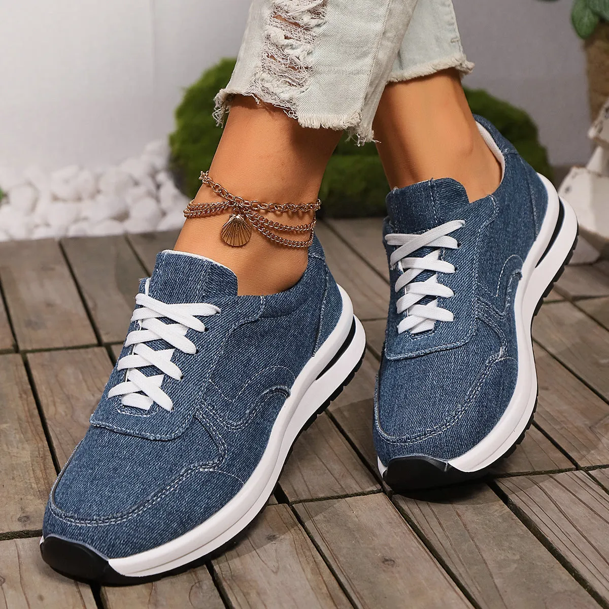 Lace Up Canvas Athletic
